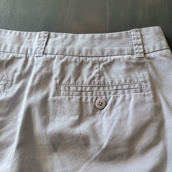 J. Crew Light Gray 100% Cotton Weathered Broken In Chino Shorts Size 4 - Picture 8 of 8